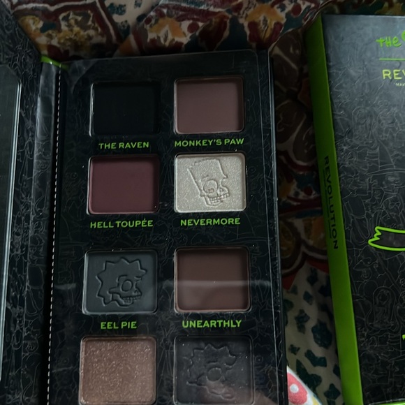 The Simpson's Treehouse of Horror"The Raven Bart" Eyeshadow Palette X Revolution - Picture 3 of 3